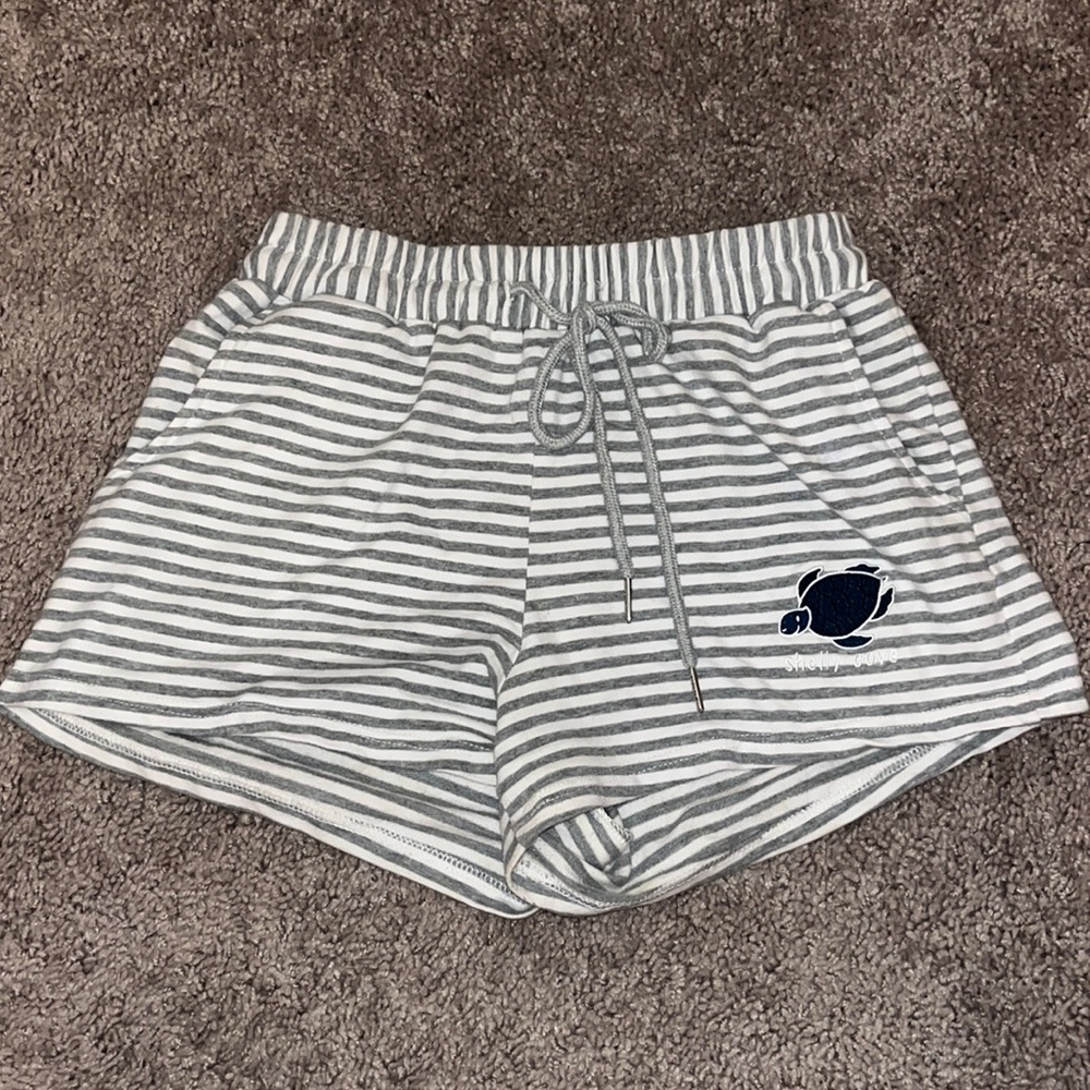 Shelly Cove Gray Striped Shorts // SIZE S